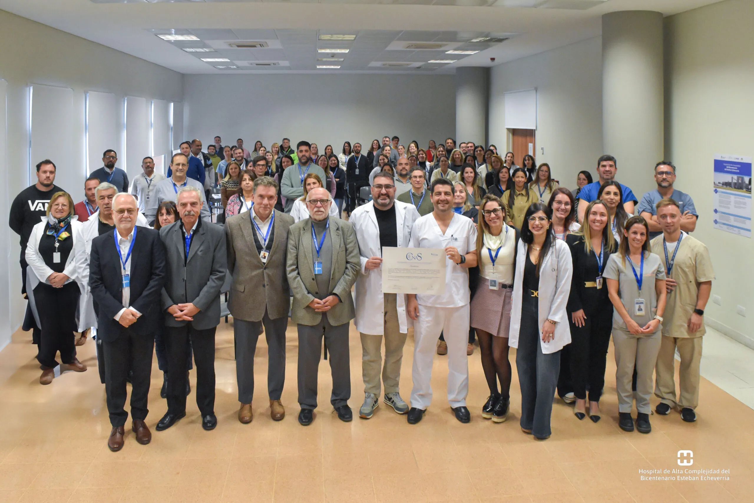 Entrega del diploma de acreditación al Hospital de Alta Complejidad del Bicentenario de Esteban Echeverría