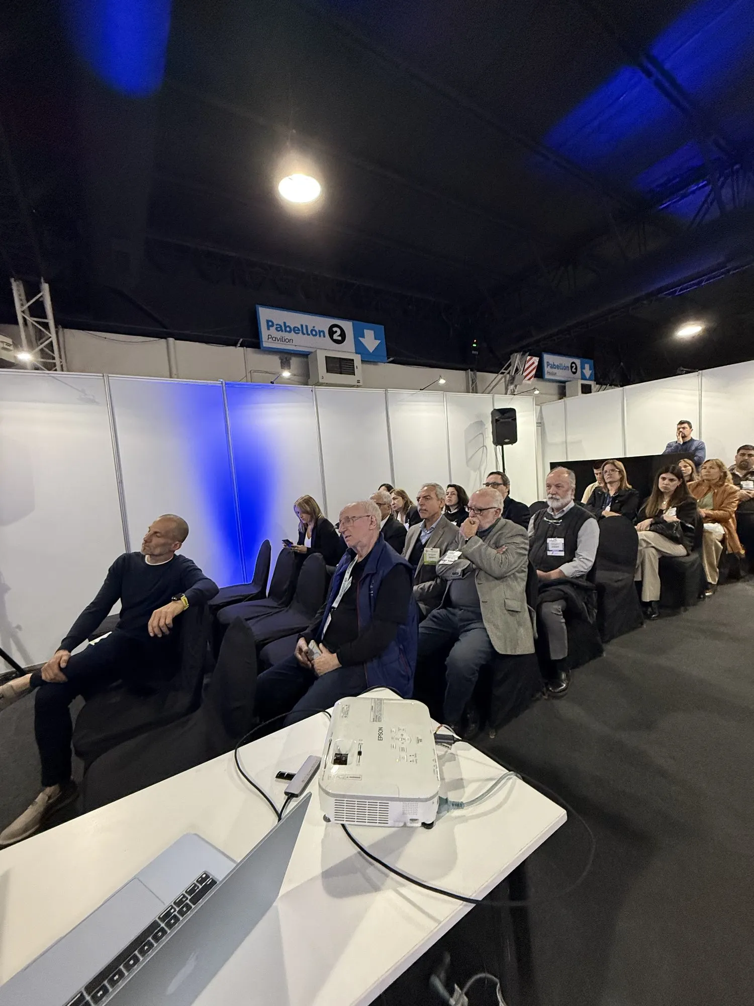 Vista de la sala durante la presentación del CENAS en ExpoMedical 2026